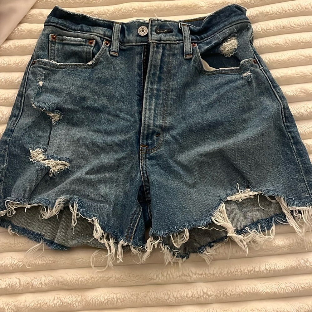 ABERCROMBIE CURVE LOVE 4” MOM SHORT HIGH RISE